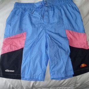 Ellesse shorts (LARGE)